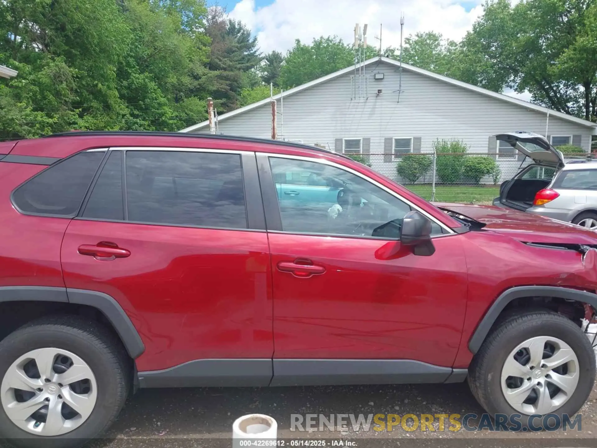 14 Photograph of a damaged car 2T3H1RFV4KW002890 TOYOTA RAV4 2019