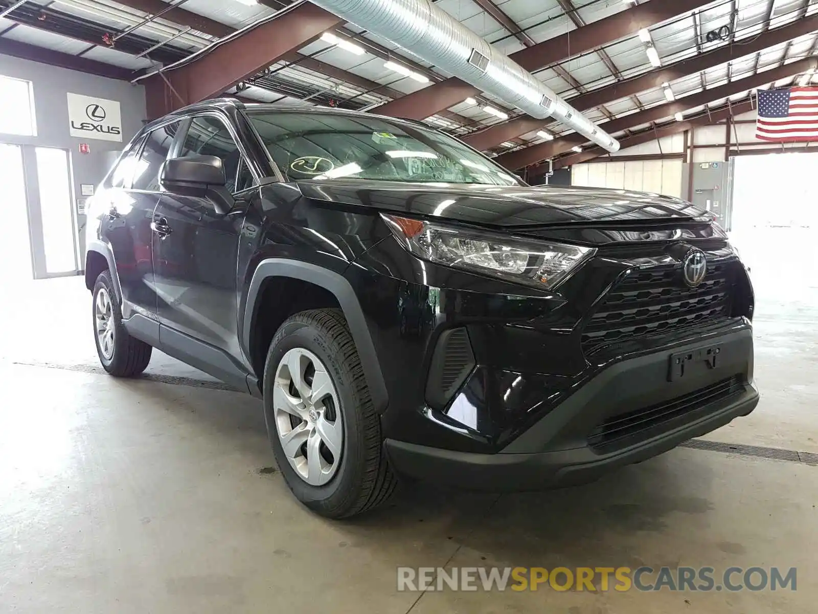 1 Photograph of a damaged car 2T3H1RFV4KW014909 TOYOTA RAV4 2019