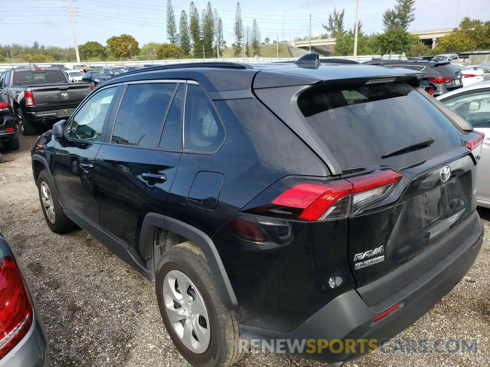 3 Photograph of a damaged car 2T3H1RFV4KW029538 TOYOTA RAV4 2019