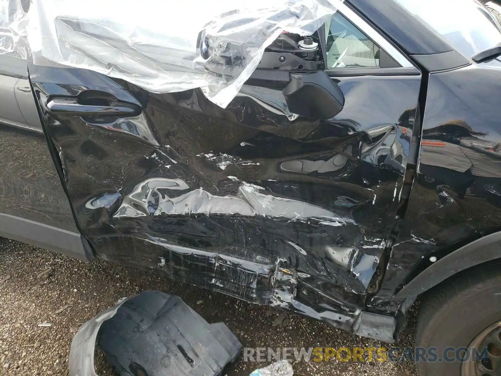 9 Photograph of a damaged car 2T3H1RFV4KW029538 TOYOTA RAV4 2019