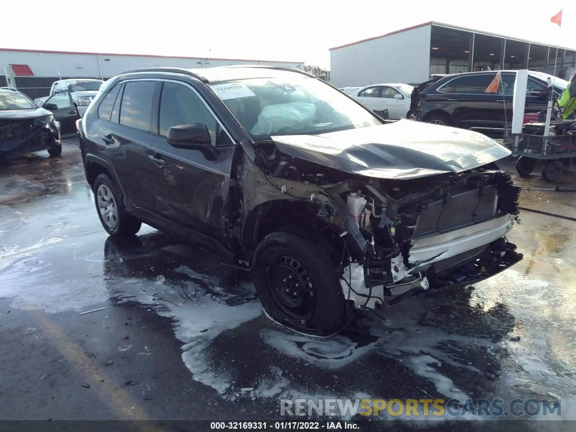 1 Photograph of a damaged car 2T3H1RFV4KW031760 TOYOTA RAV4 2019