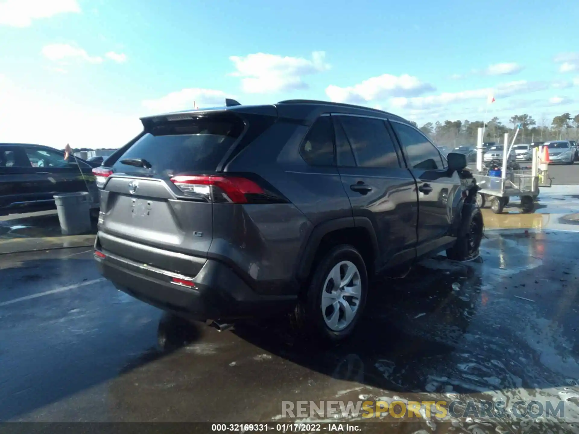 4 Photograph of a damaged car 2T3H1RFV4KW031760 TOYOTA RAV4 2019