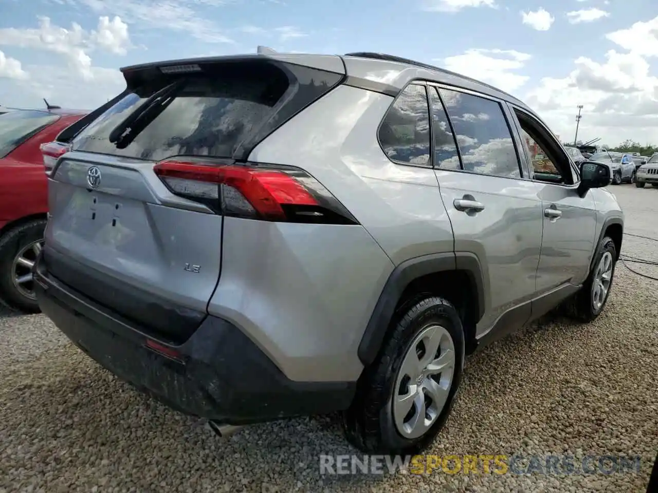 4 Photograph of a damaged car 2T3H1RFV4KW034755 TOYOTA RAV4 2019