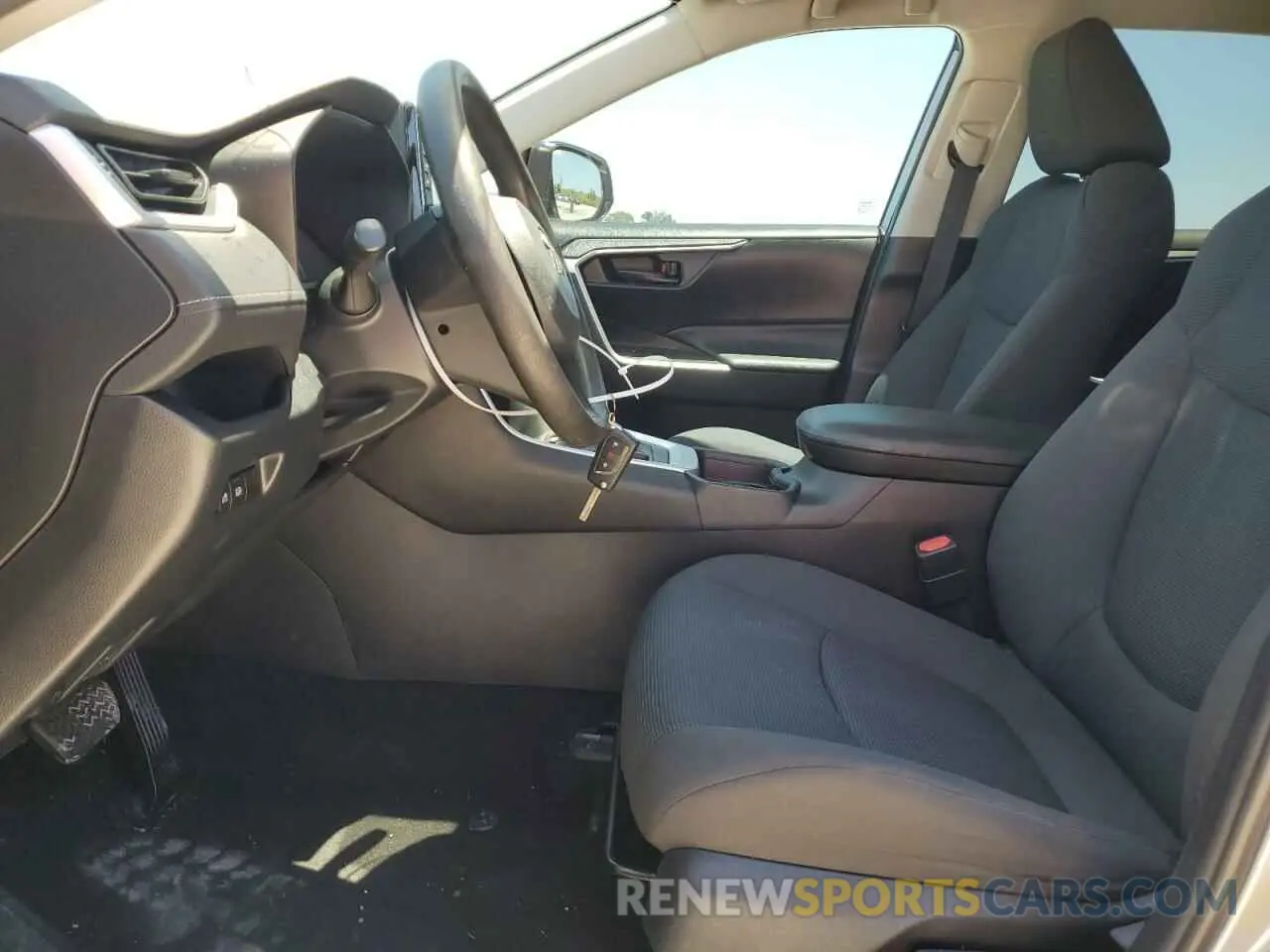 7 Photograph of a damaged car 2T3H1RFV4KW037087 TOYOTA RAV4 2019