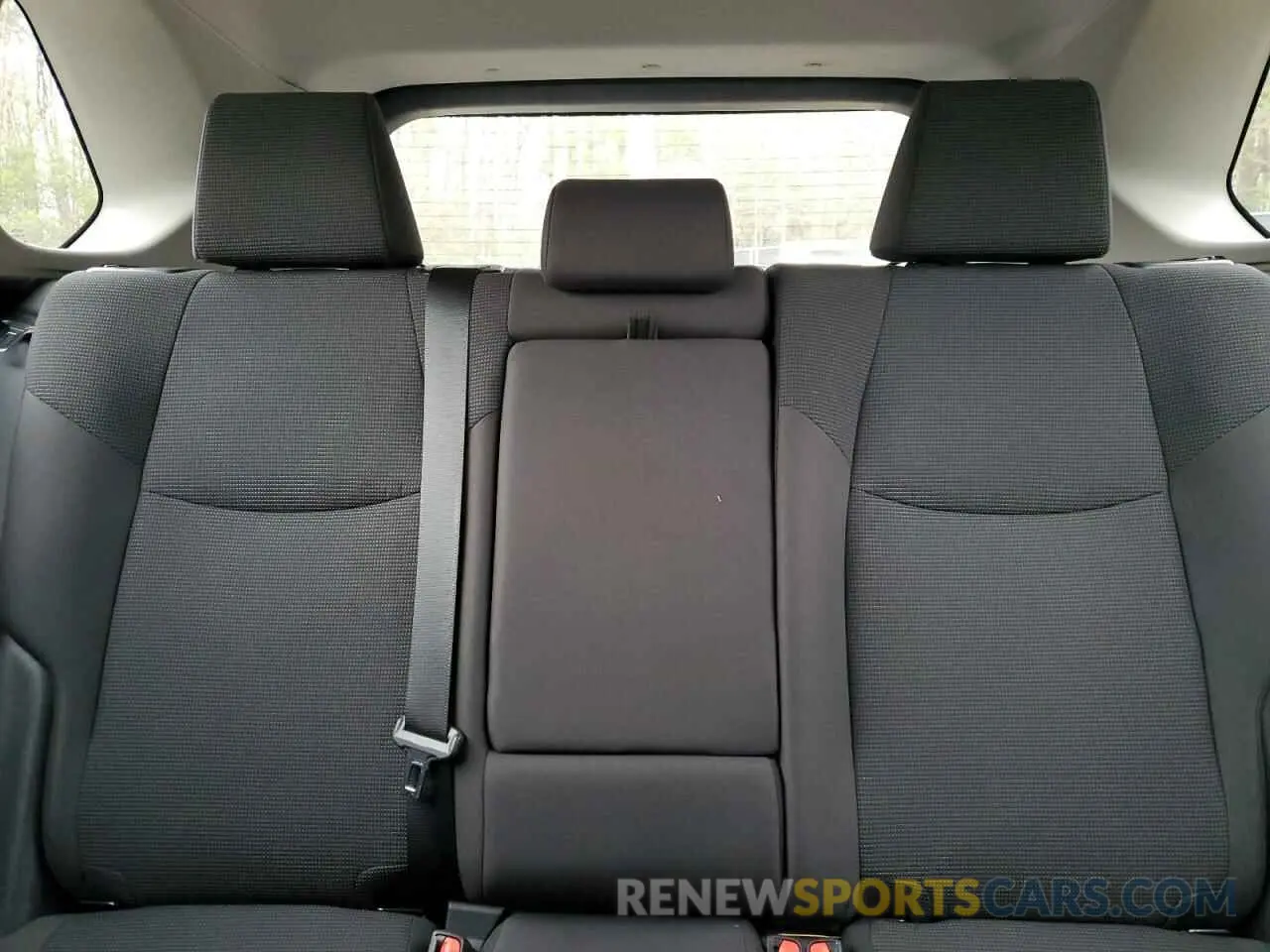 10 Photograph of a damaged car 2T3H1RFV4KW037137 TOYOTA RAV4 2019
