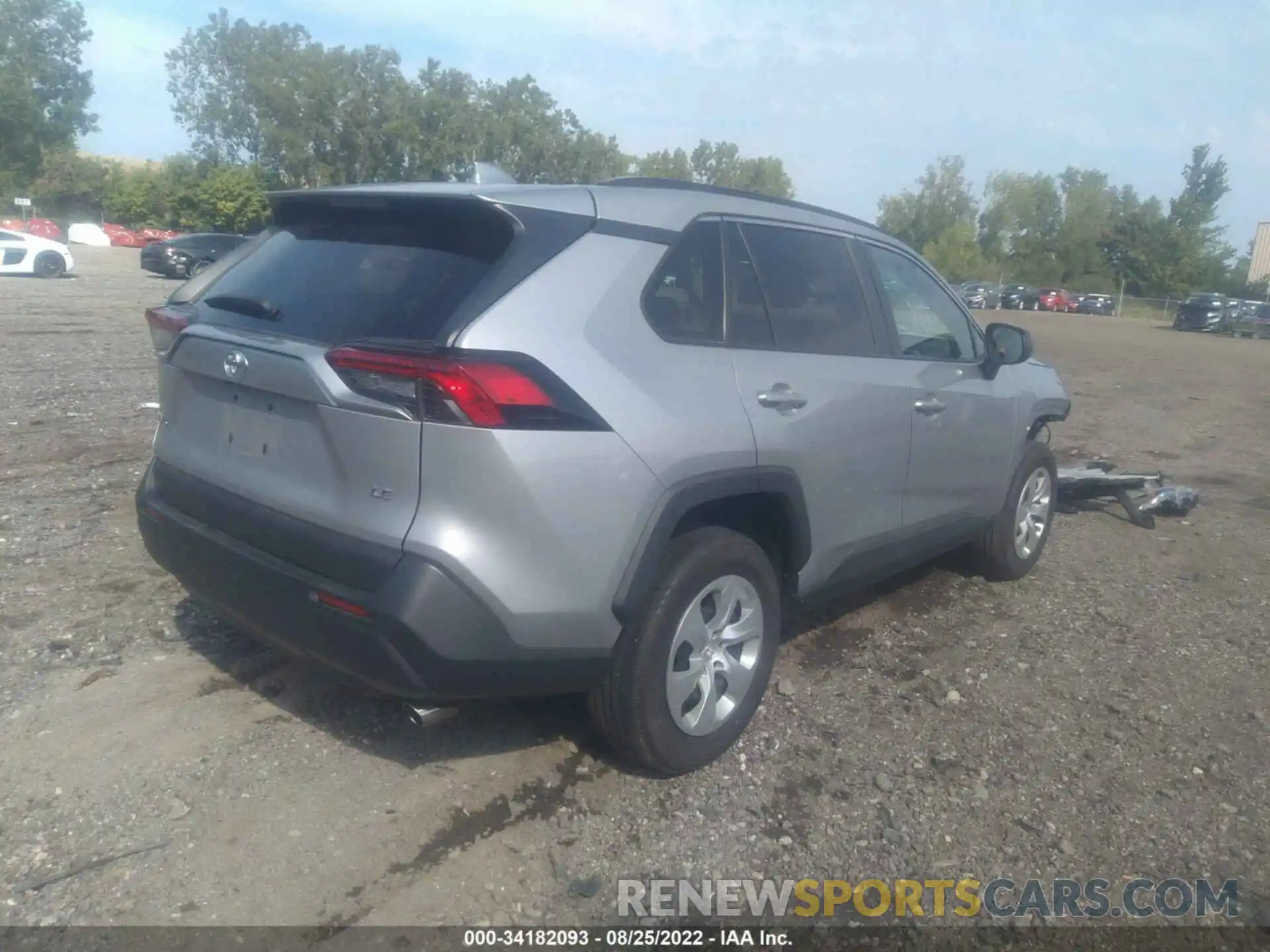 4 Photograph of a damaged car 2T3H1RFV4KW039647 TOYOTA RAV4 2019