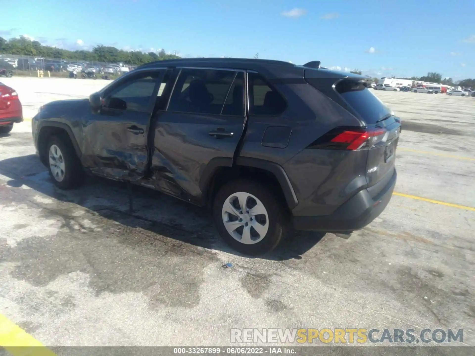 3 Photograph of a damaged car 2T3H1RFV4KW041396 TOYOTA RAV4 2019