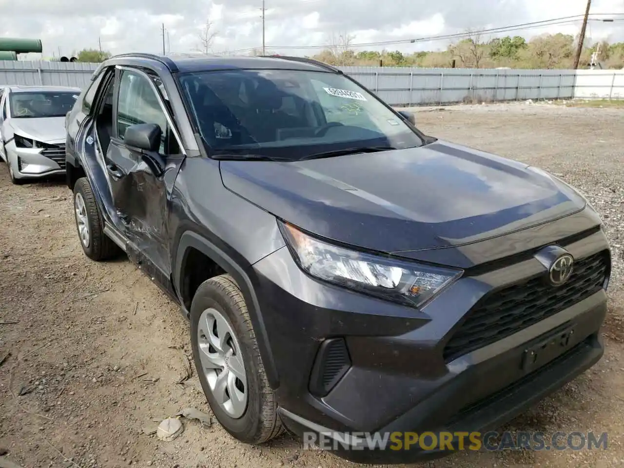 1 Photograph of a damaged car 2T3H1RFV4KW041415 TOYOTA RAV4 2019