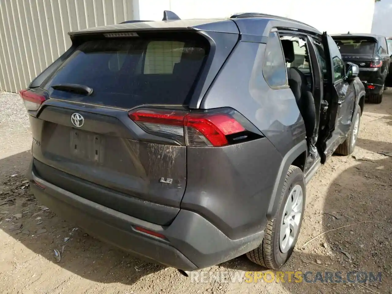 4 Photograph of a damaged car 2T3H1RFV4KW041415 TOYOTA RAV4 2019