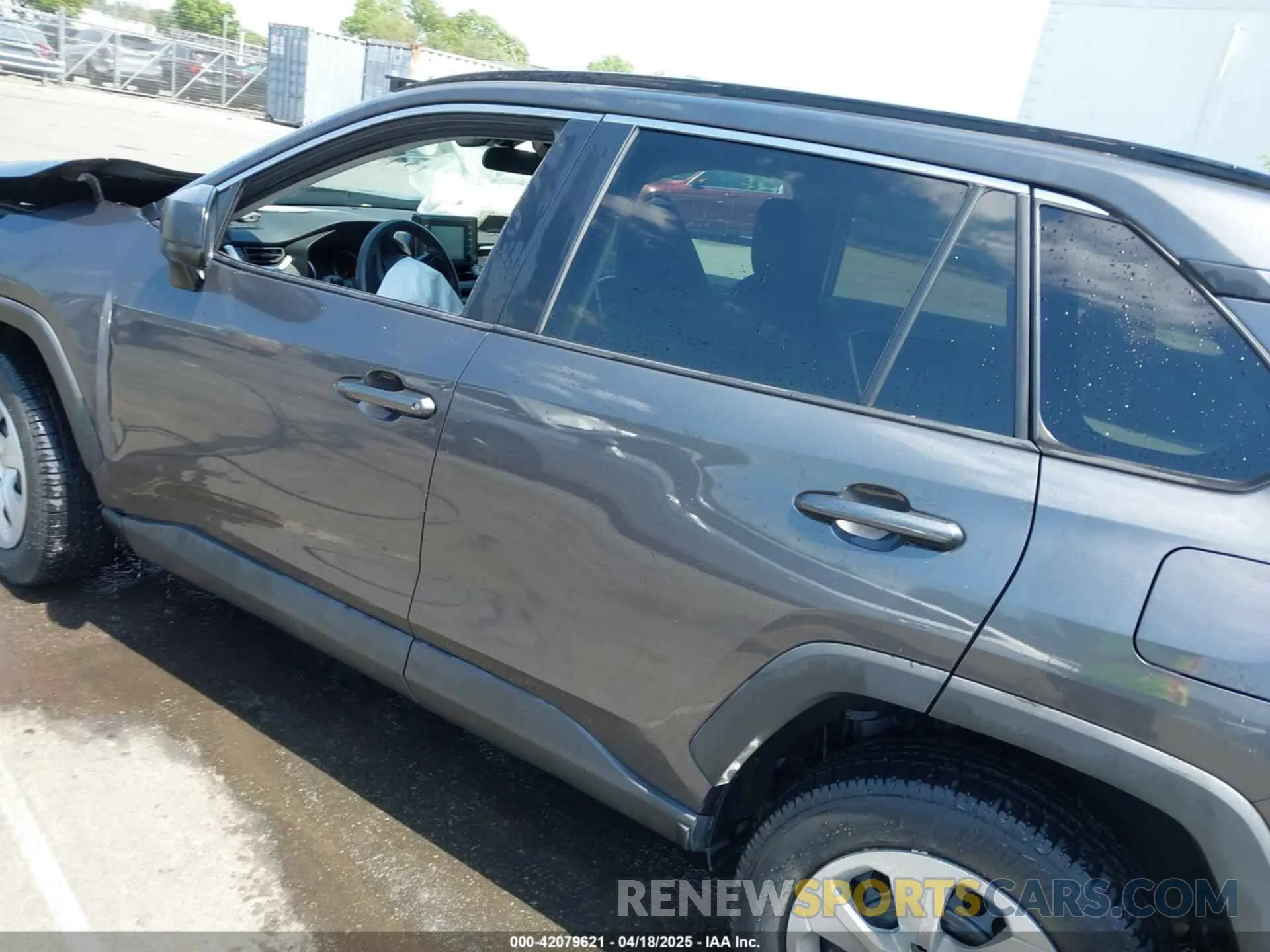 14 Photograph of a damaged car 2T3H1RFV4KW041916 TOYOTA RAV4 2019