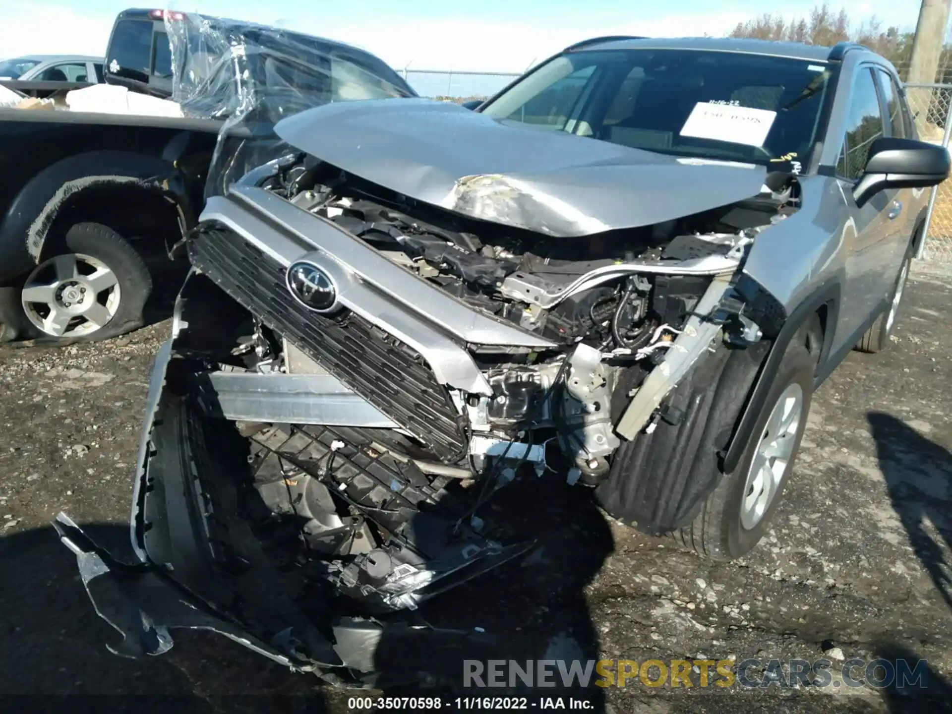 6 Photograph of a damaged car 2T3H1RFV4KW042399 TOYOTA RAV4 2019