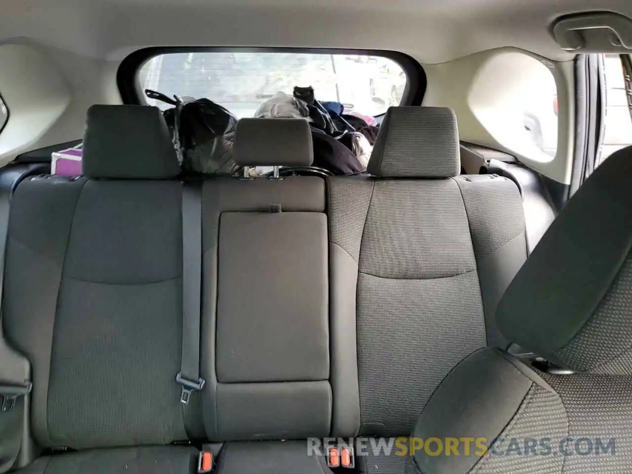 10 Photograph of a damaged car 2T3H1RFV4KW043441 TOYOTA RAV4 2019