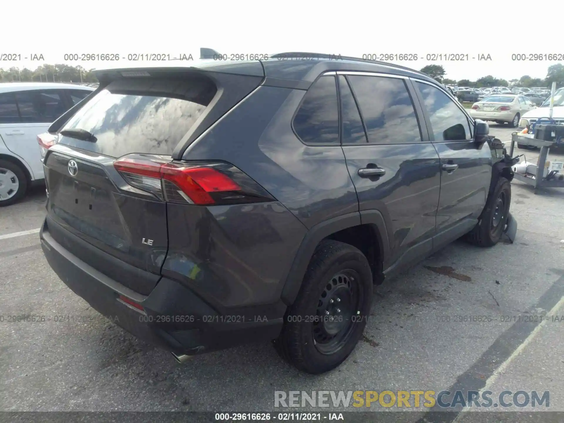 4 Photograph of a damaged car 2T3H1RFV4KW057453 TOYOTA RAV4 2019