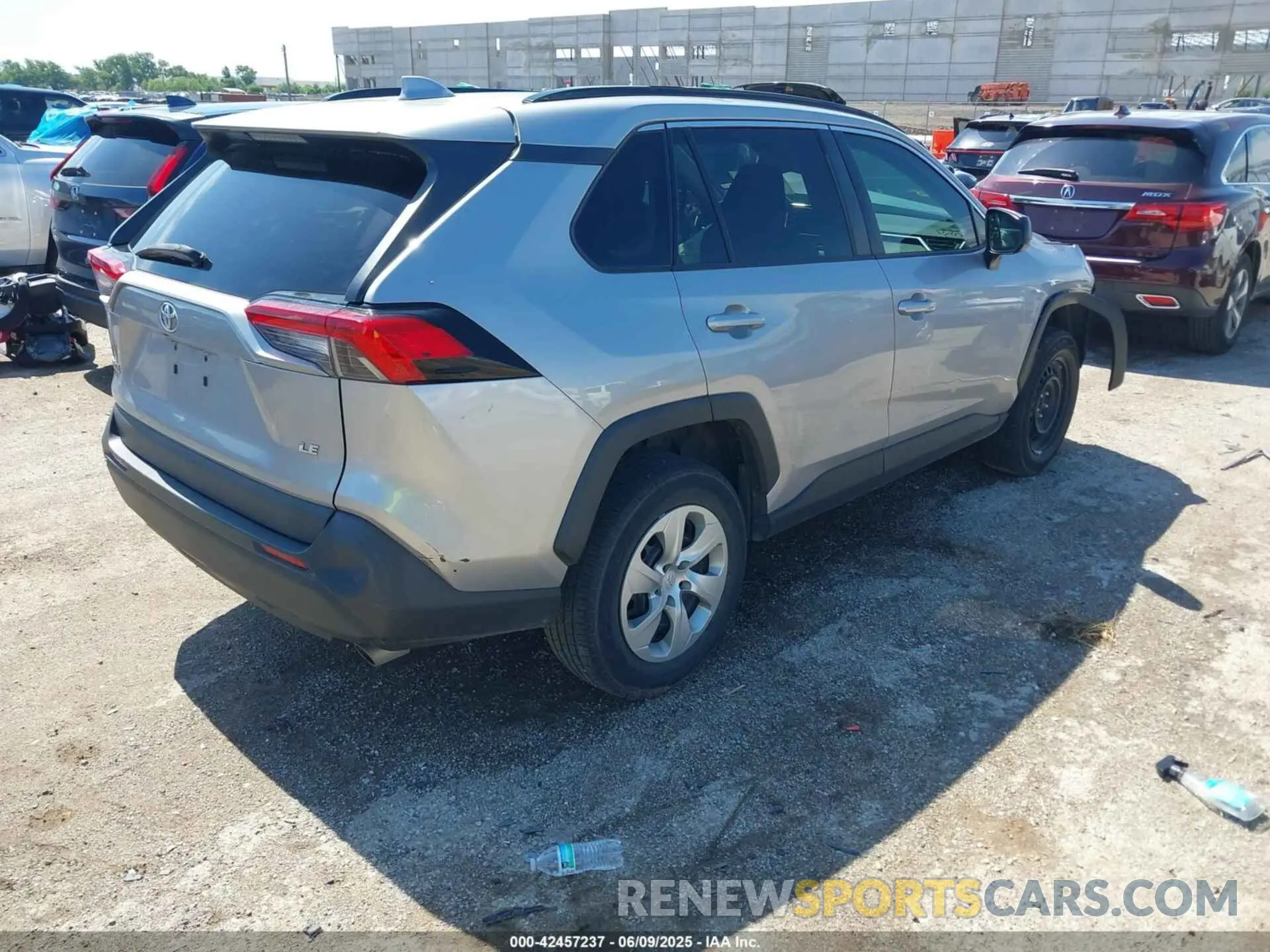 4 Photograph of a damaged car 2T3H1RFV5KC003323 TOYOTA RAV4 2019