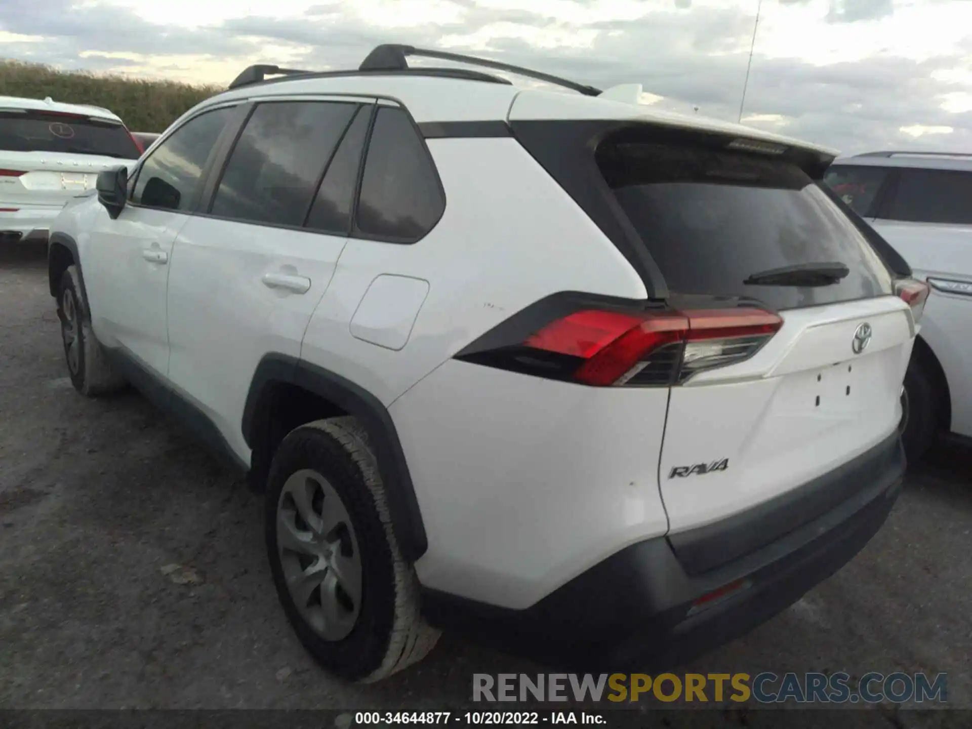 3 Photograph of a damaged car 2T3H1RFV5KC007050 TOYOTA RAV4 2019