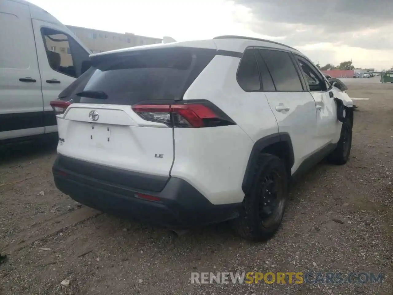 4 Photograph of a damaged car 2T3H1RFV5KC018033 TOYOTA RAV4 2019