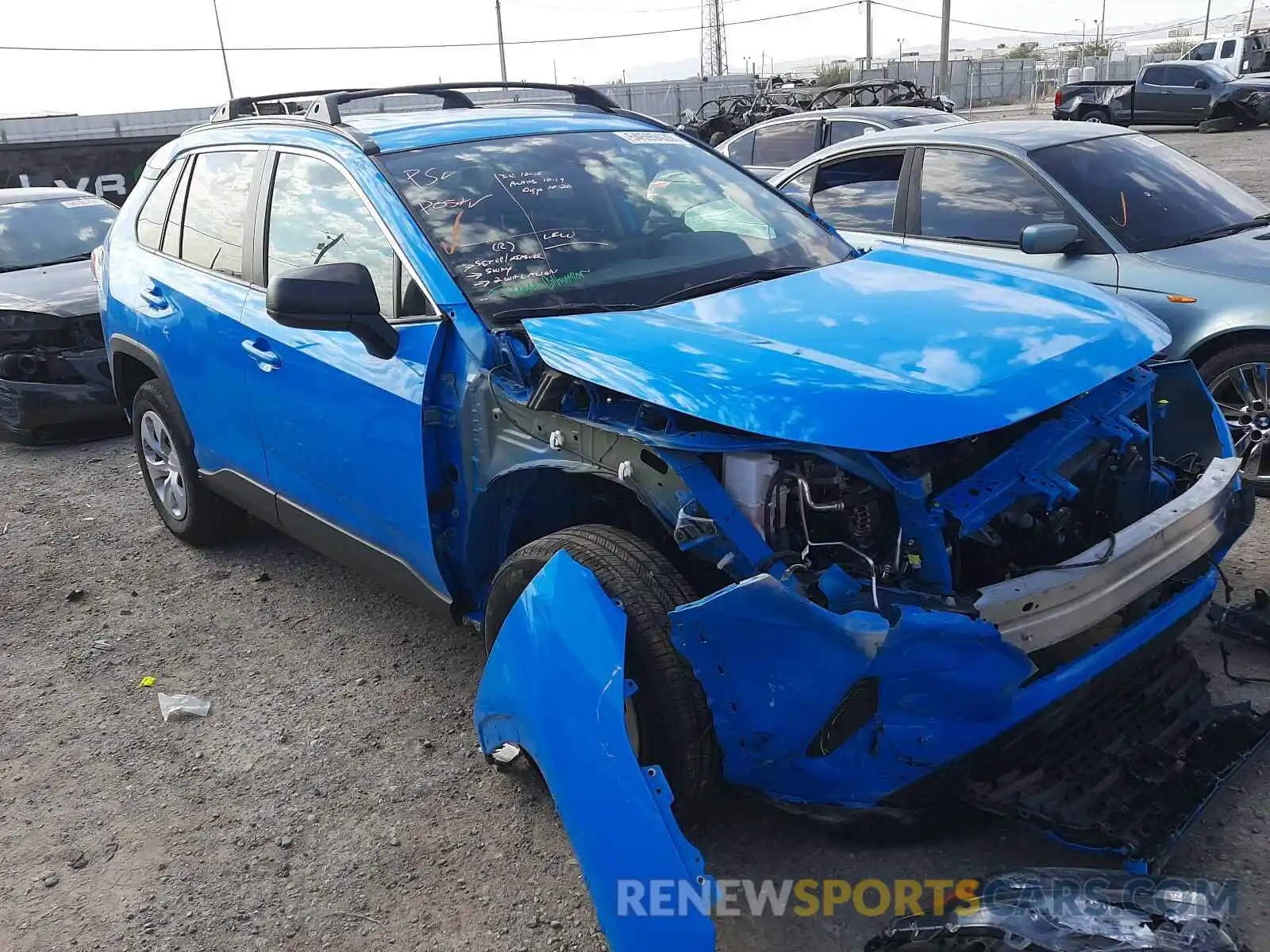 1 Photograph of a damaged car 2T3H1RFV5KC021580 TOYOTA RAV4 2019