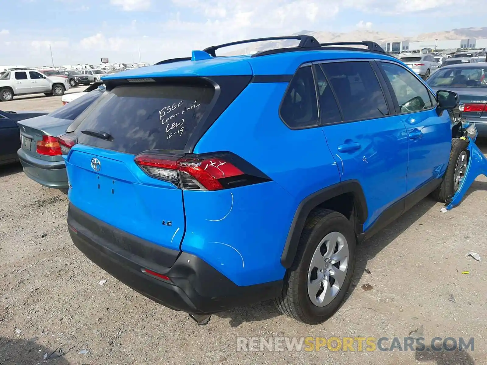 4 Photograph of a damaged car 2T3H1RFV5KC021580 TOYOTA RAV4 2019