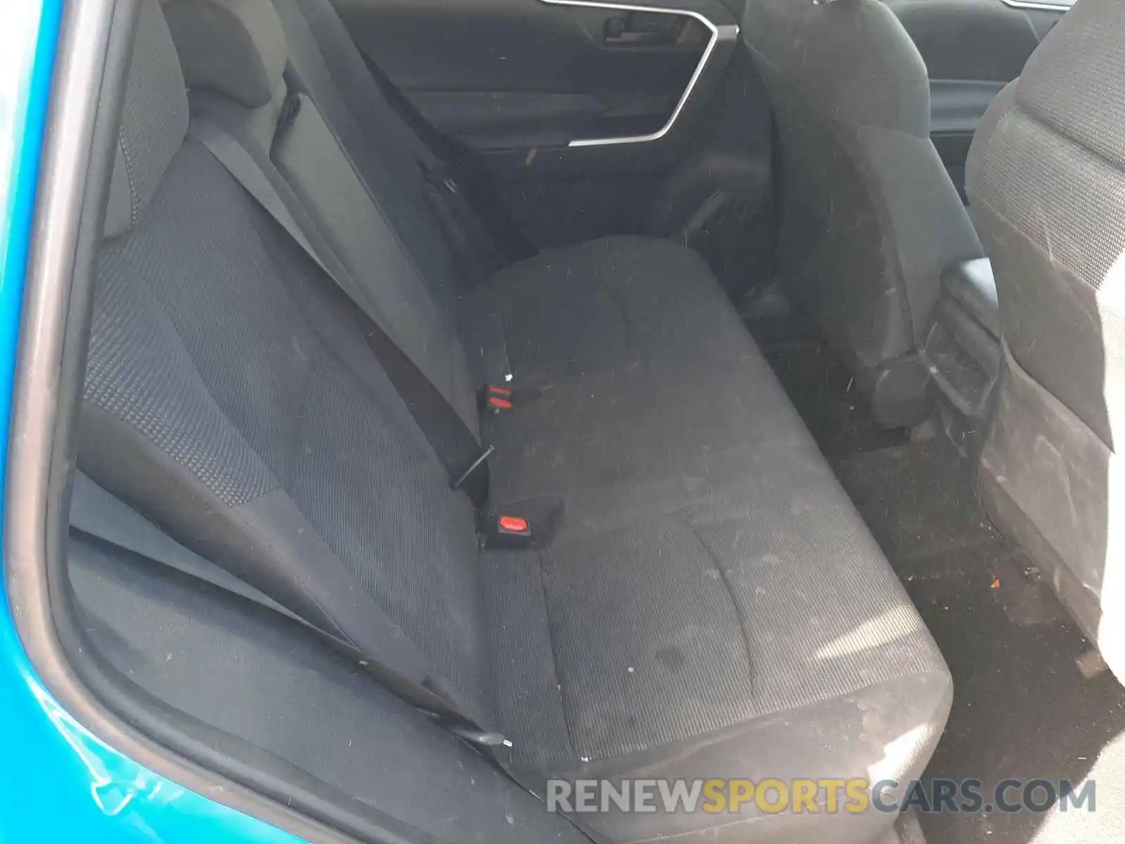 6 Photograph of a damaged car 2T3H1RFV5KC021580 TOYOTA RAV4 2019