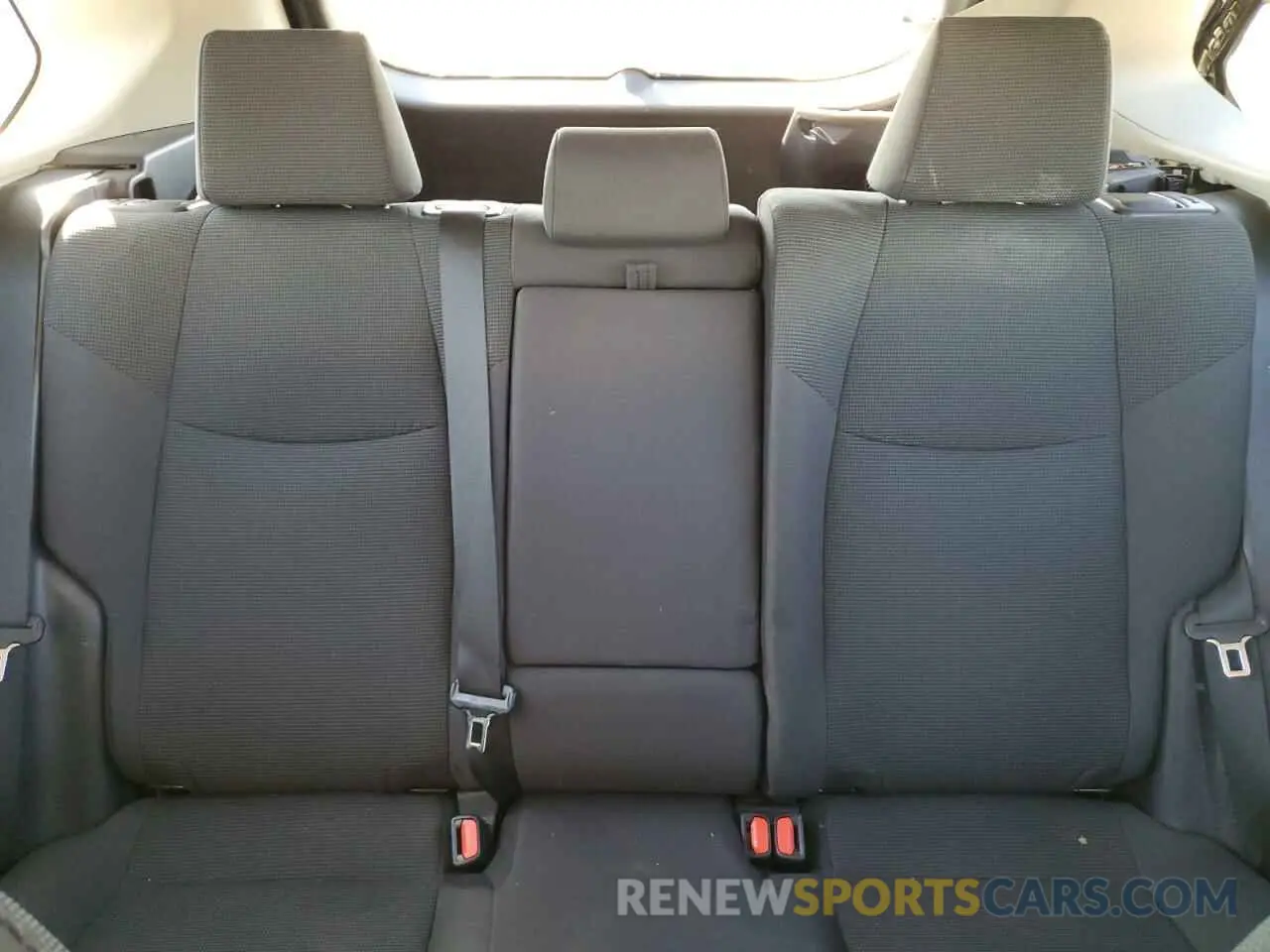 10 Photograph of a damaged car 2T3H1RFV5KC022308 TOYOTA RAV4 2019