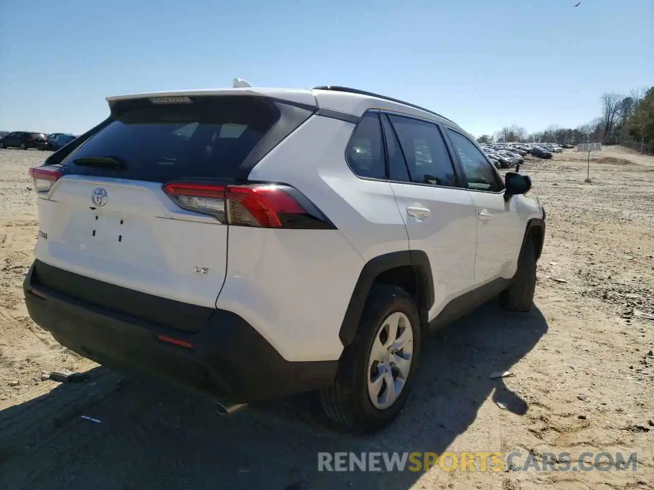 4 Photograph of a damaged car 2T3H1RFV5KW016653 TOYOTA RAV4 2019