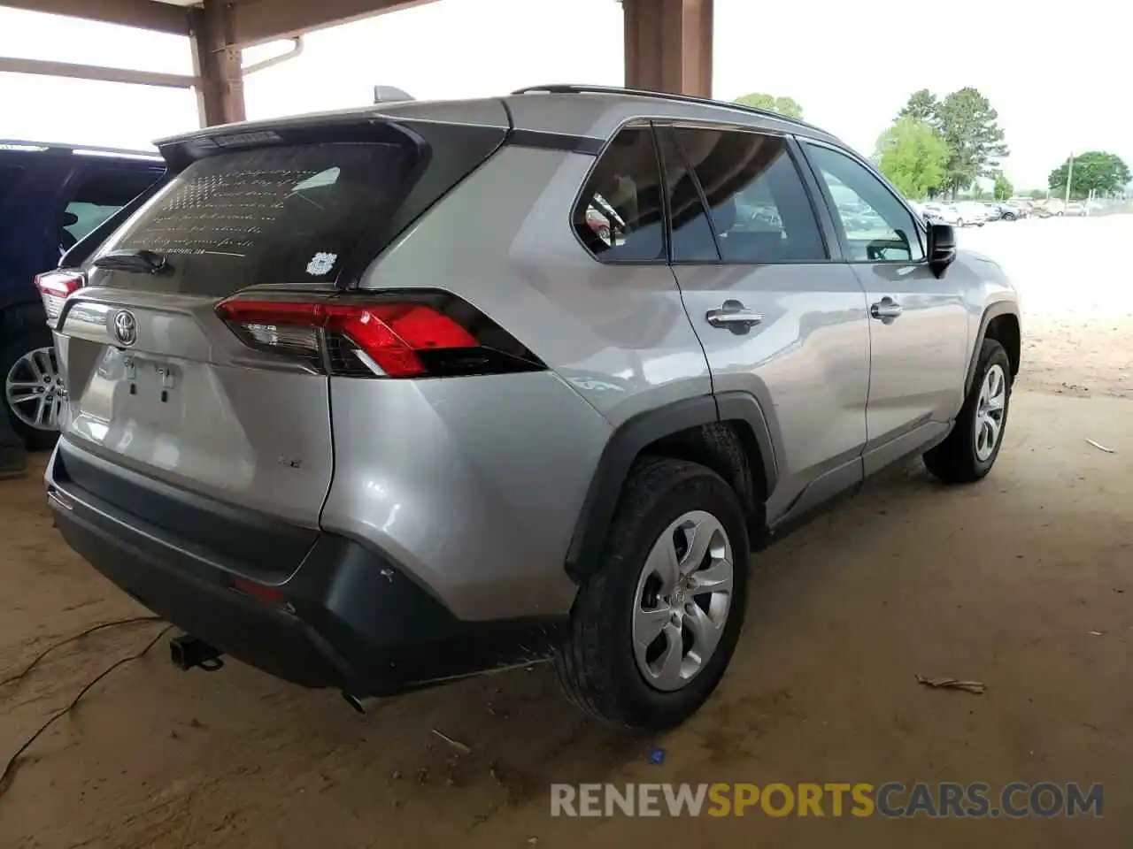 4 Photograph of a damaged car 2T3H1RFV5KW031797 TOYOTA RAV4 2019