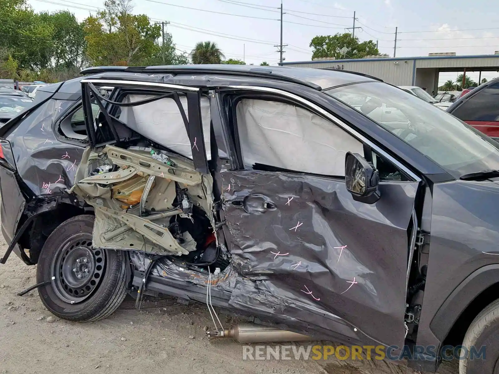 9 Photograph of a damaged car 2T3H1RFV5KW033582 TOYOTA RAV4 2019