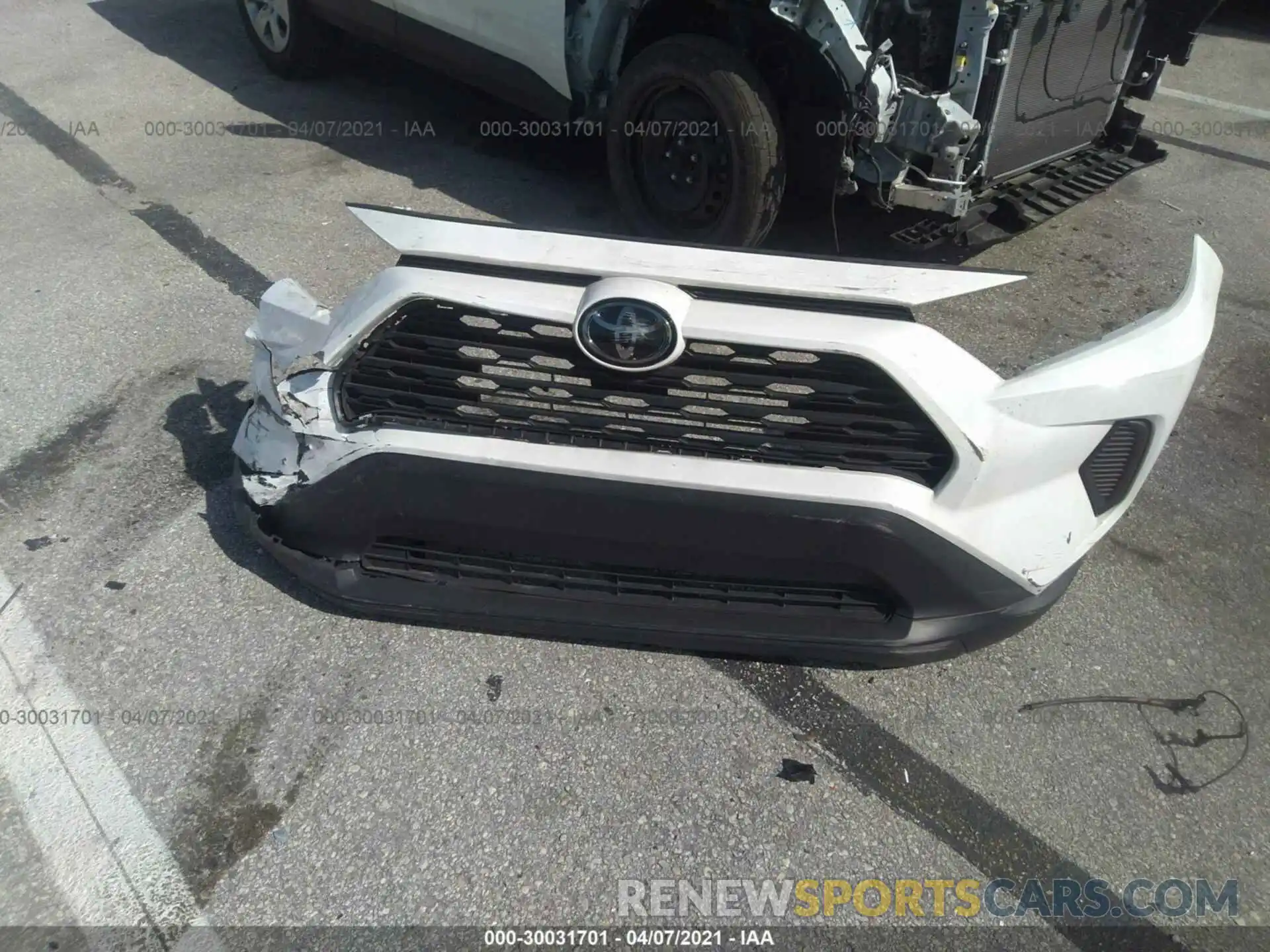 12 Photograph of a damaged car 2T3H1RFV5KW038829 TOYOTA RAV4 2019