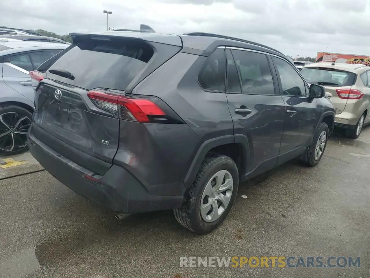 3 Photograph of a damaged car 2T3H1RFV5KW041343 TOYOTA RAV4 2019