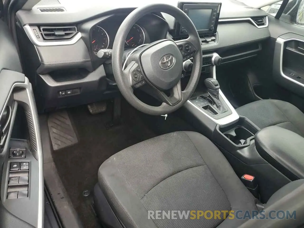 8 Photograph of a damaged car 2T3H1RFV5KW041343 TOYOTA RAV4 2019