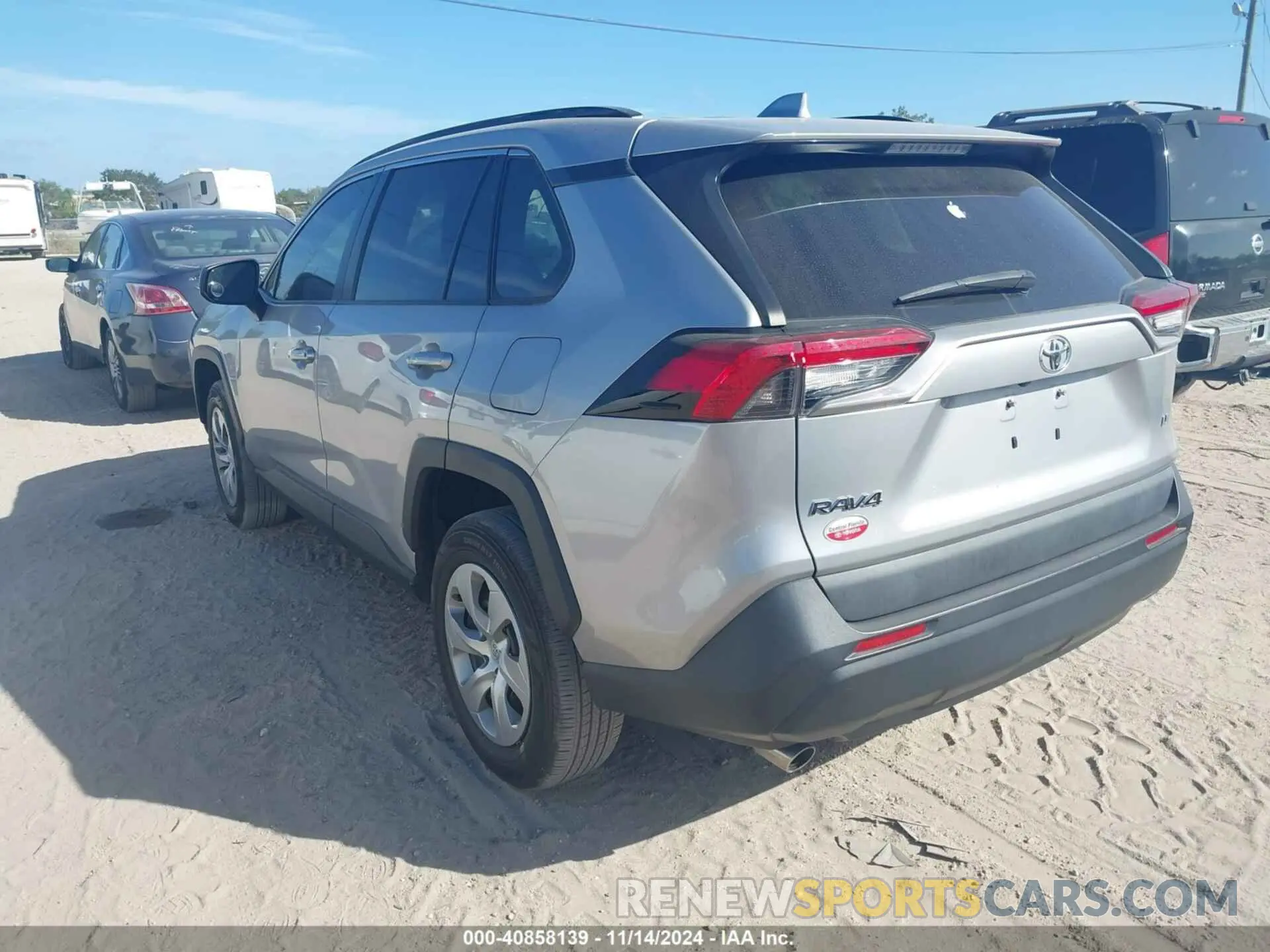 3 Photograph of a damaged car 2T3H1RFV5KW041617 TOYOTA RAV4 2019