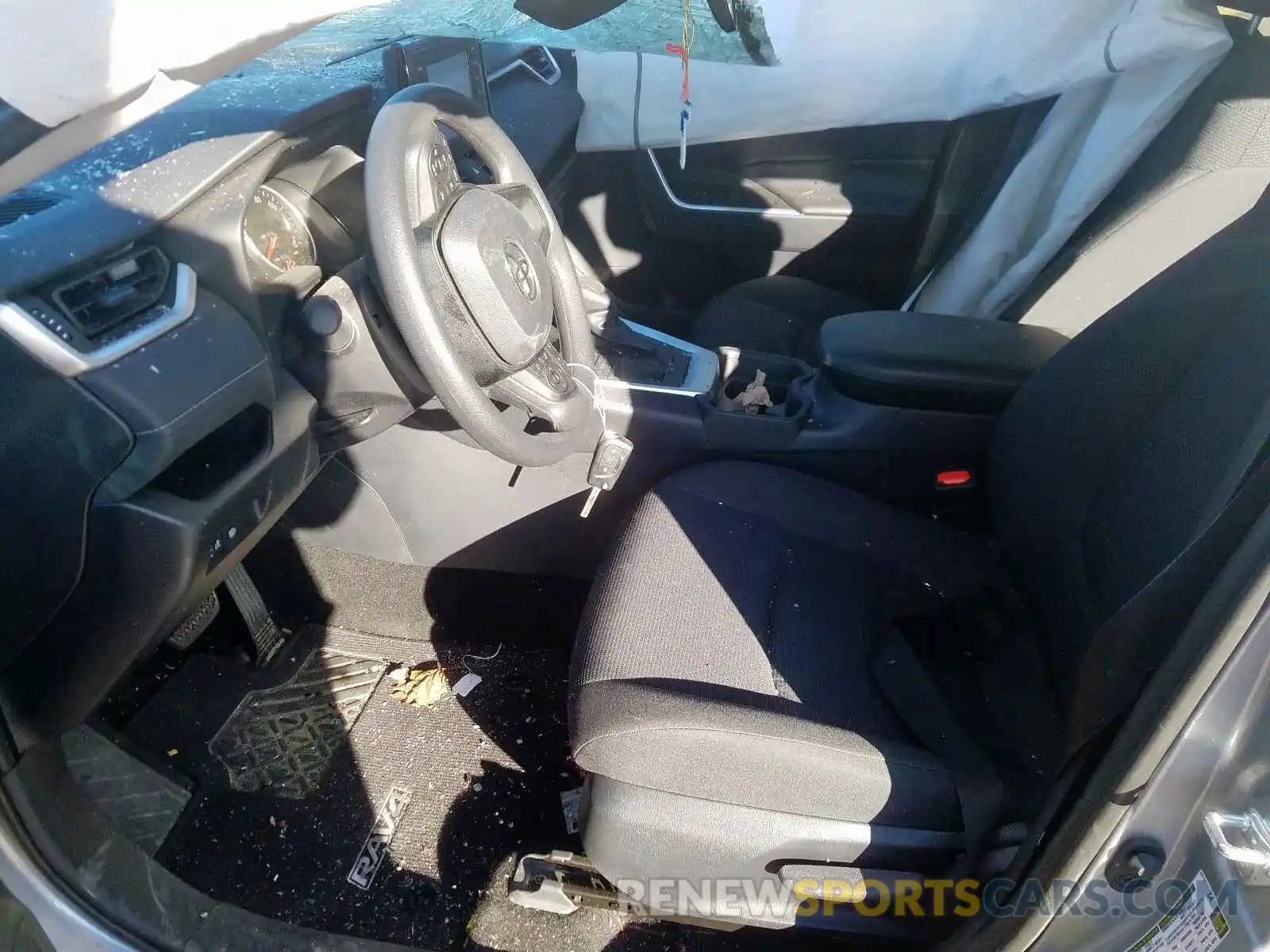 5 Photograph of a damaged car 2T3H1RFV6KC001774 TOYOTA RAV4 2019