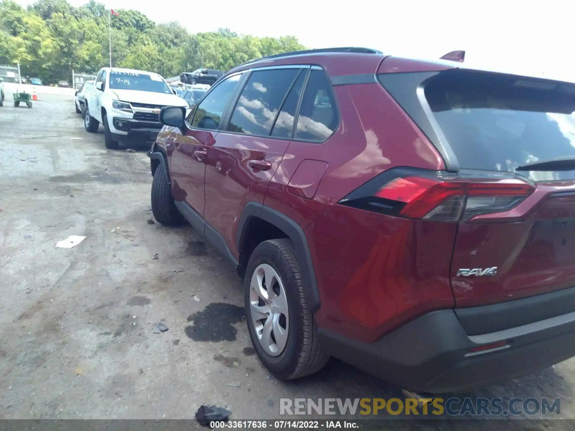 3 Photograph of a damaged car 2T3H1RFV6KC002908 TOYOTA RAV4 2019