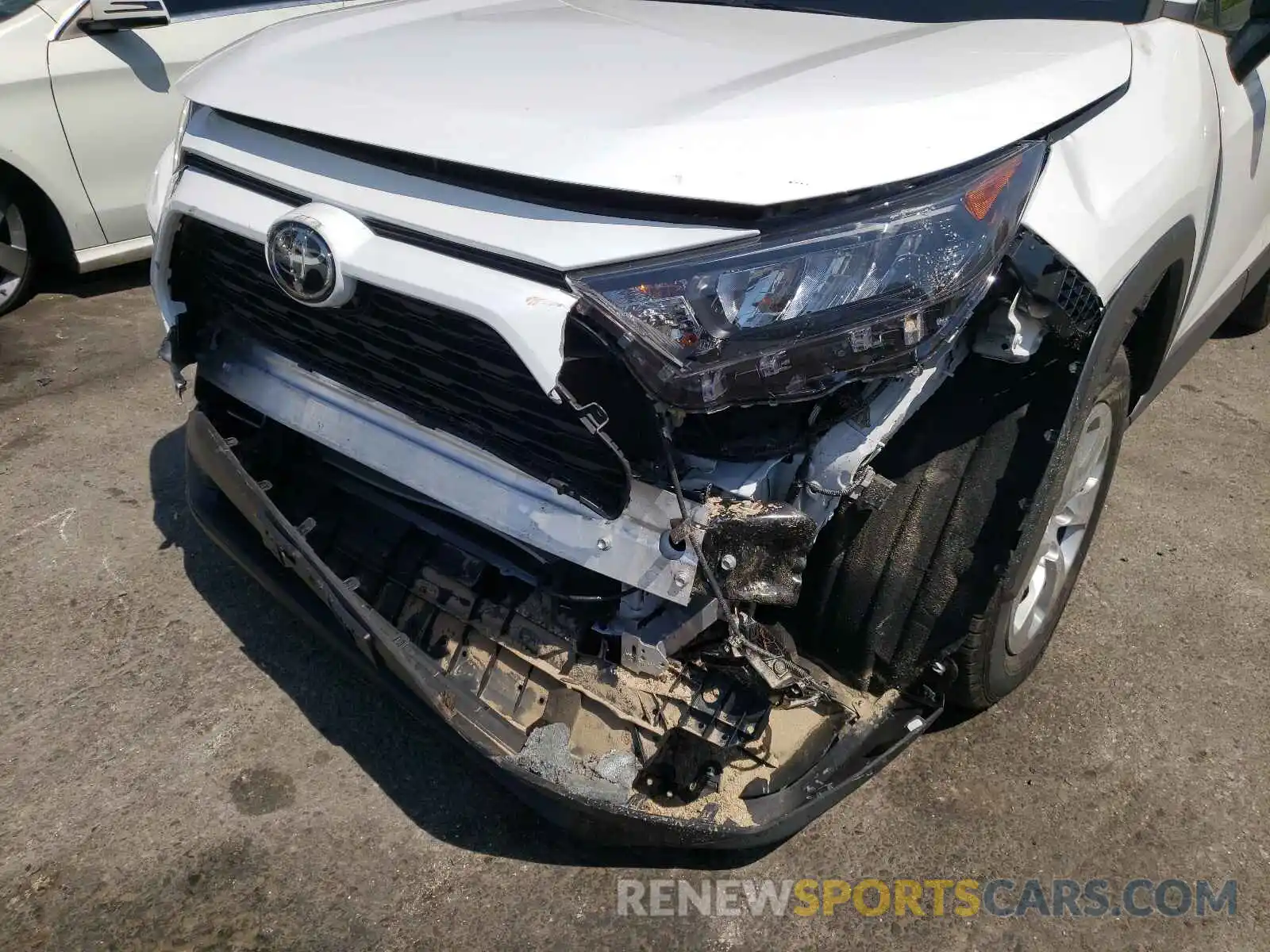 9 Photograph of a damaged car 2T3H1RFV6KC006456 TOYOTA RAV4 2019