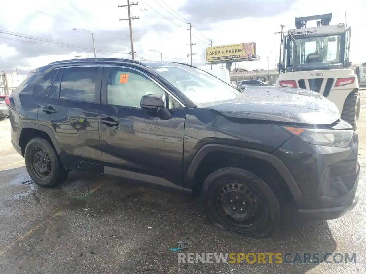 4 Photograph of a damaged car 2T3H1RFV6KC009180 TOYOTA RAV4 2019