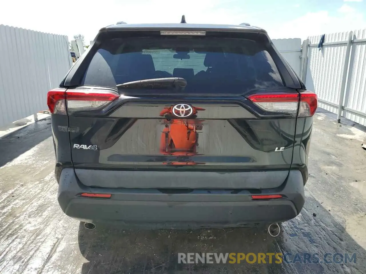 6 Photograph of a damaged car 2T3H1RFV6KC018512 TOYOTA RAV4 2019