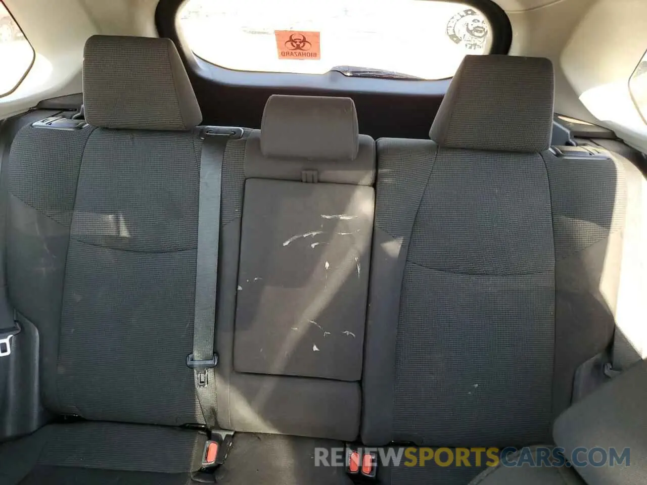10 Photograph of a damaged car 2T3H1RFV6KC020390 TOYOTA RAV4 2019