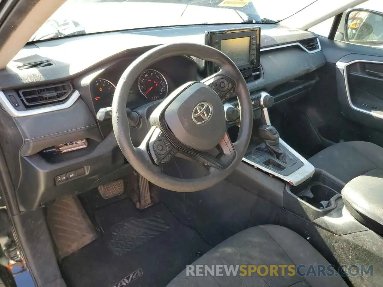 8 Photograph of a damaged car 2T3H1RFV6KC020390 TOYOTA RAV4 2019