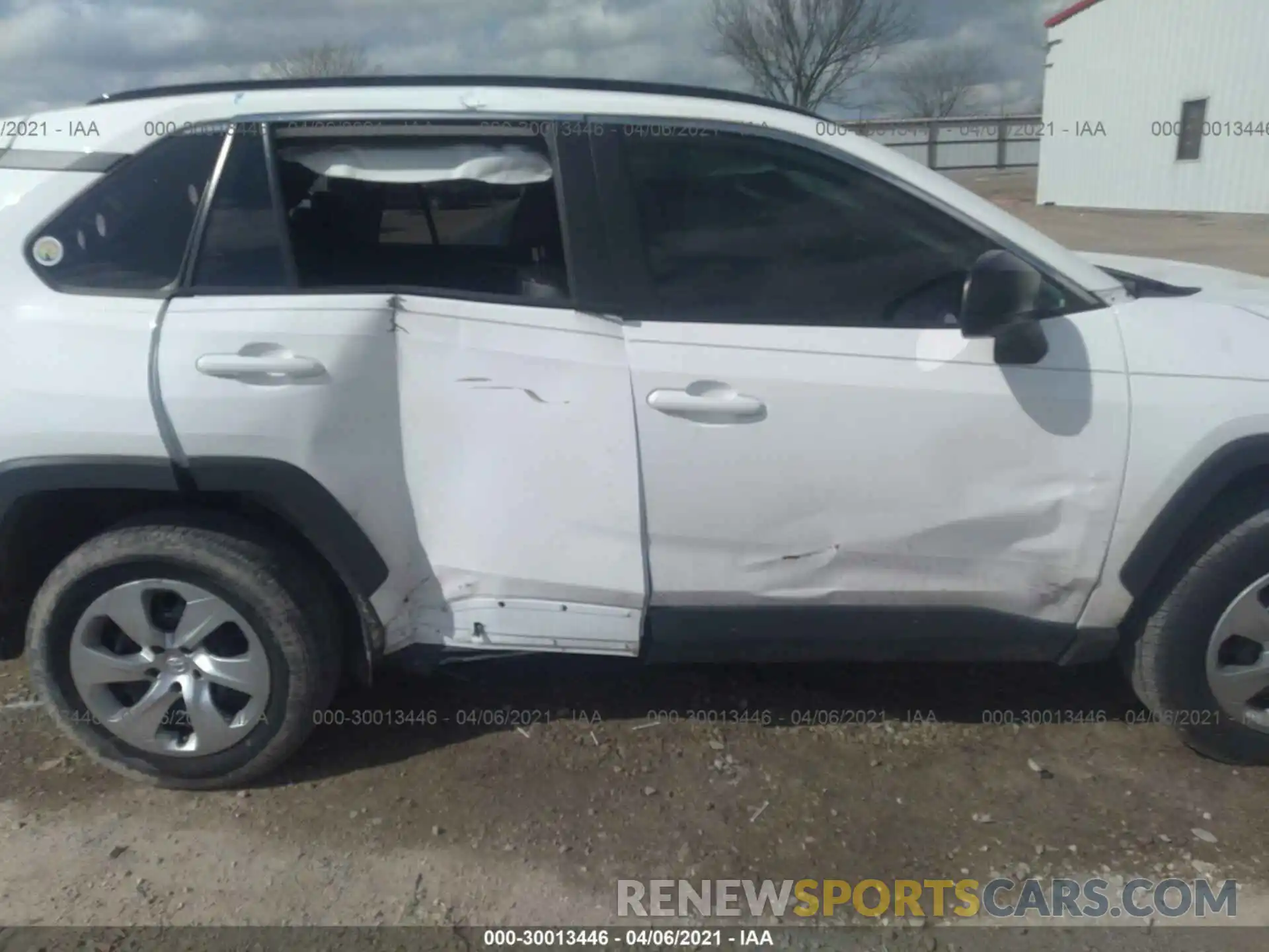 6 Photograph of a damaged car 2T3H1RFV6KW003264 TOYOTA RAV4 2019