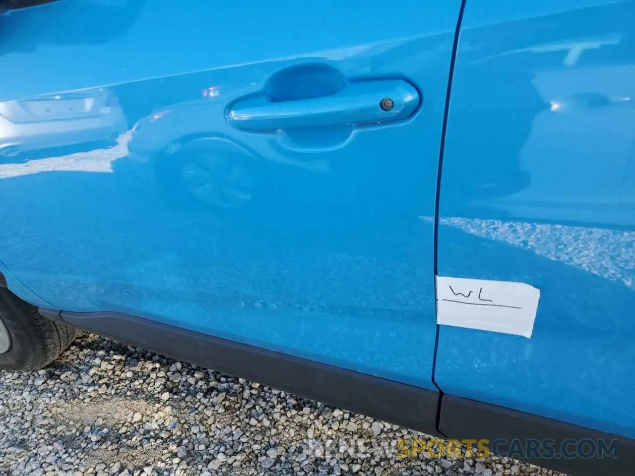 9 Photograph of a damaged car 2T3H1RFV6KW004558 TOYOTA RAV4 2019