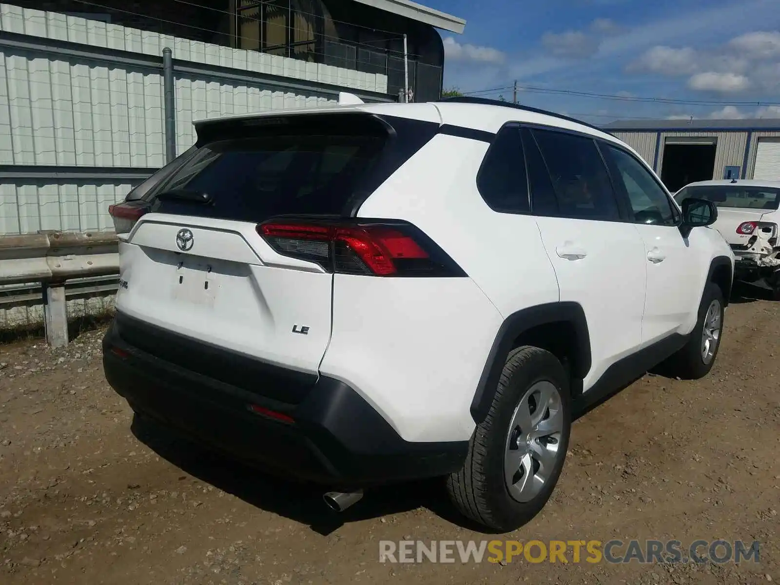 4 Photograph of a damaged car 2T3H1RFV6KW013325 TOYOTA RAV4 2019