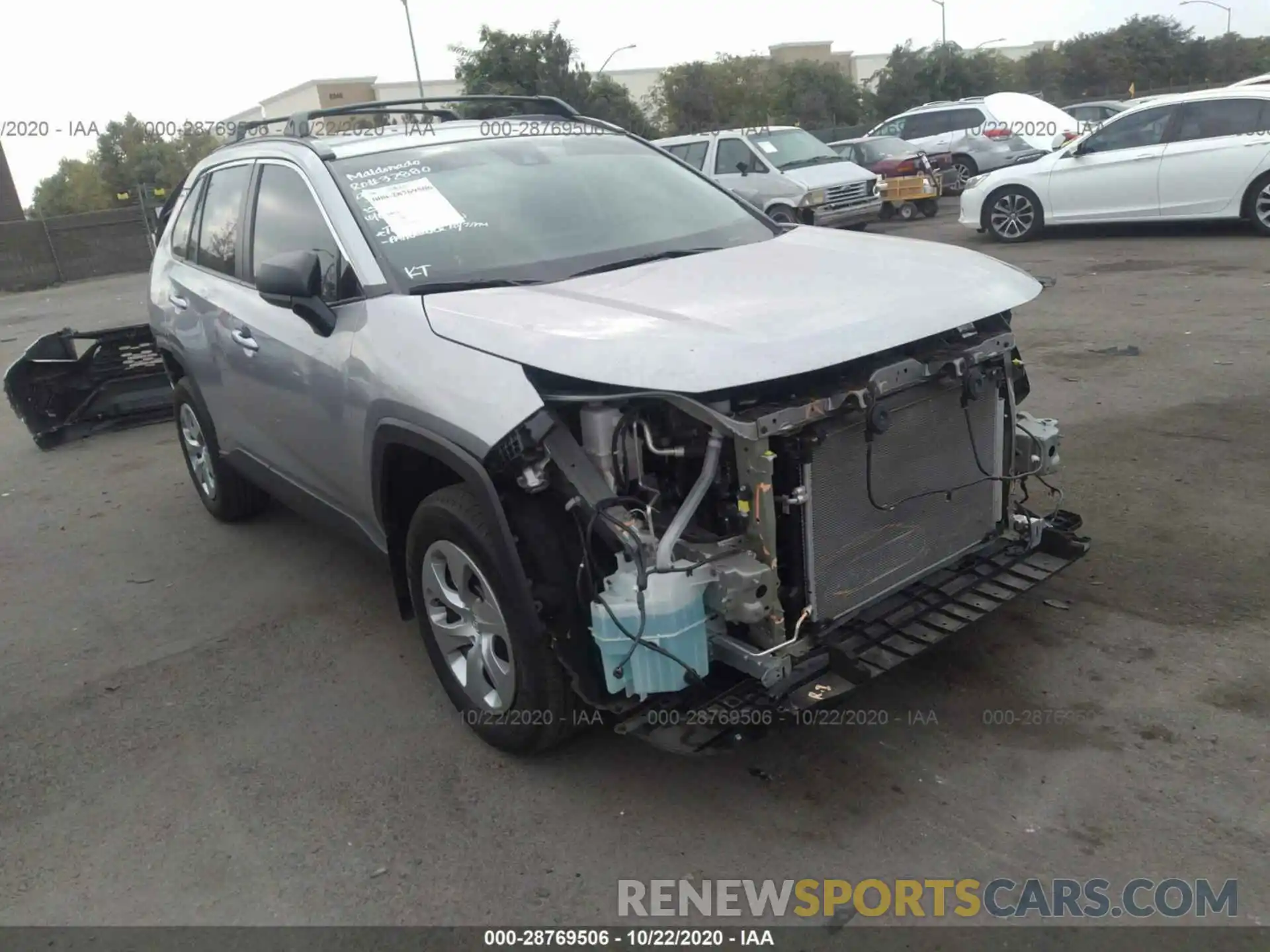 1 Photograph of a damaged car 2T3H1RFV6KW025572 TOYOTA RAV4 2019