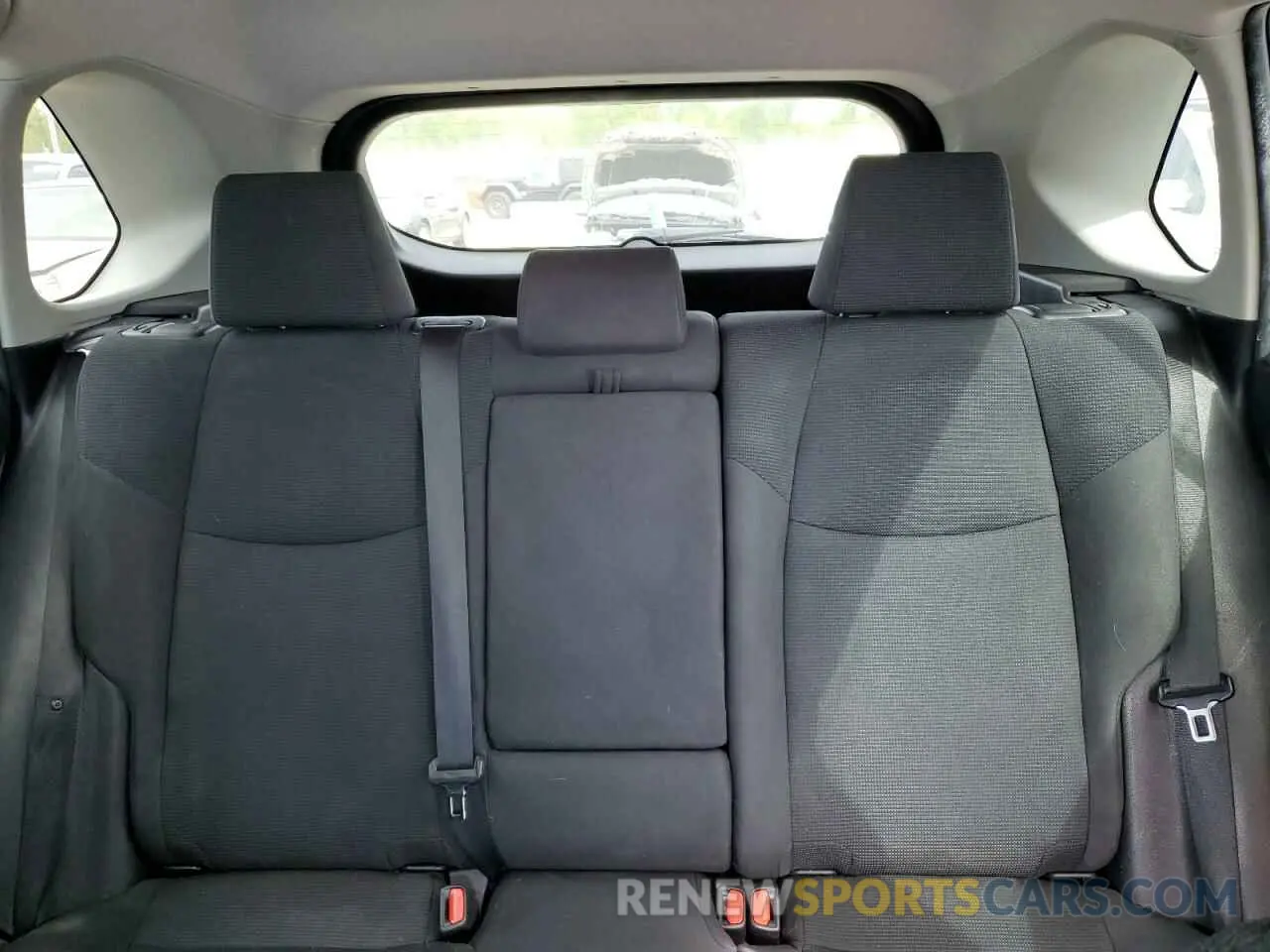 10 Photograph of a damaged car 2T3H1RFV6KW038015 TOYOTA RAV4 2019