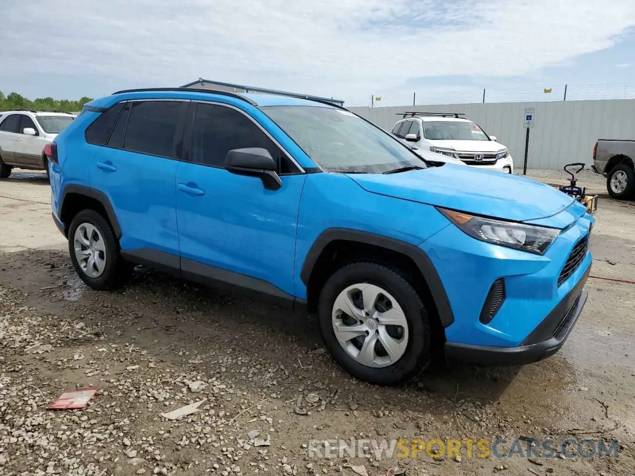 4 Photograph of a damaged car 2T3H1RFV6KW038015 TOYOTA RAV4 2019