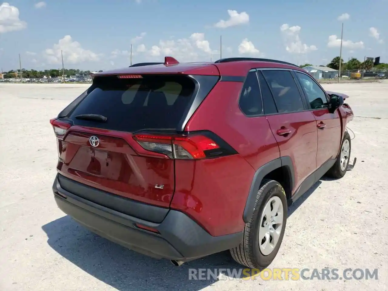 4 Photograph of a damaged car 2T3H1RFV6KW040637 TOYOTA RAV4 2019