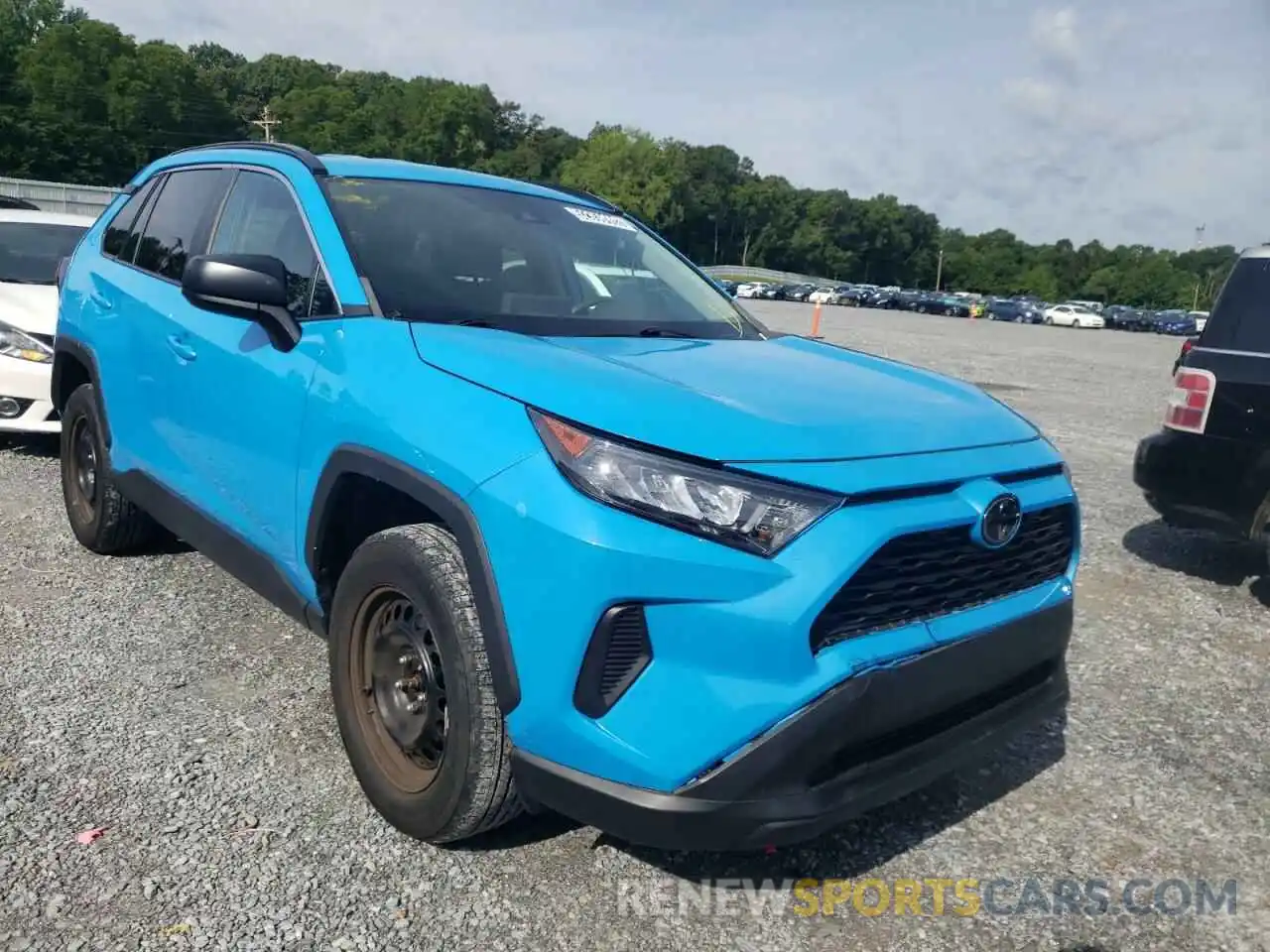 1 Photograph of a damaged car 2T3H1RFV6KW047443 TOYOTA RAV4 2019