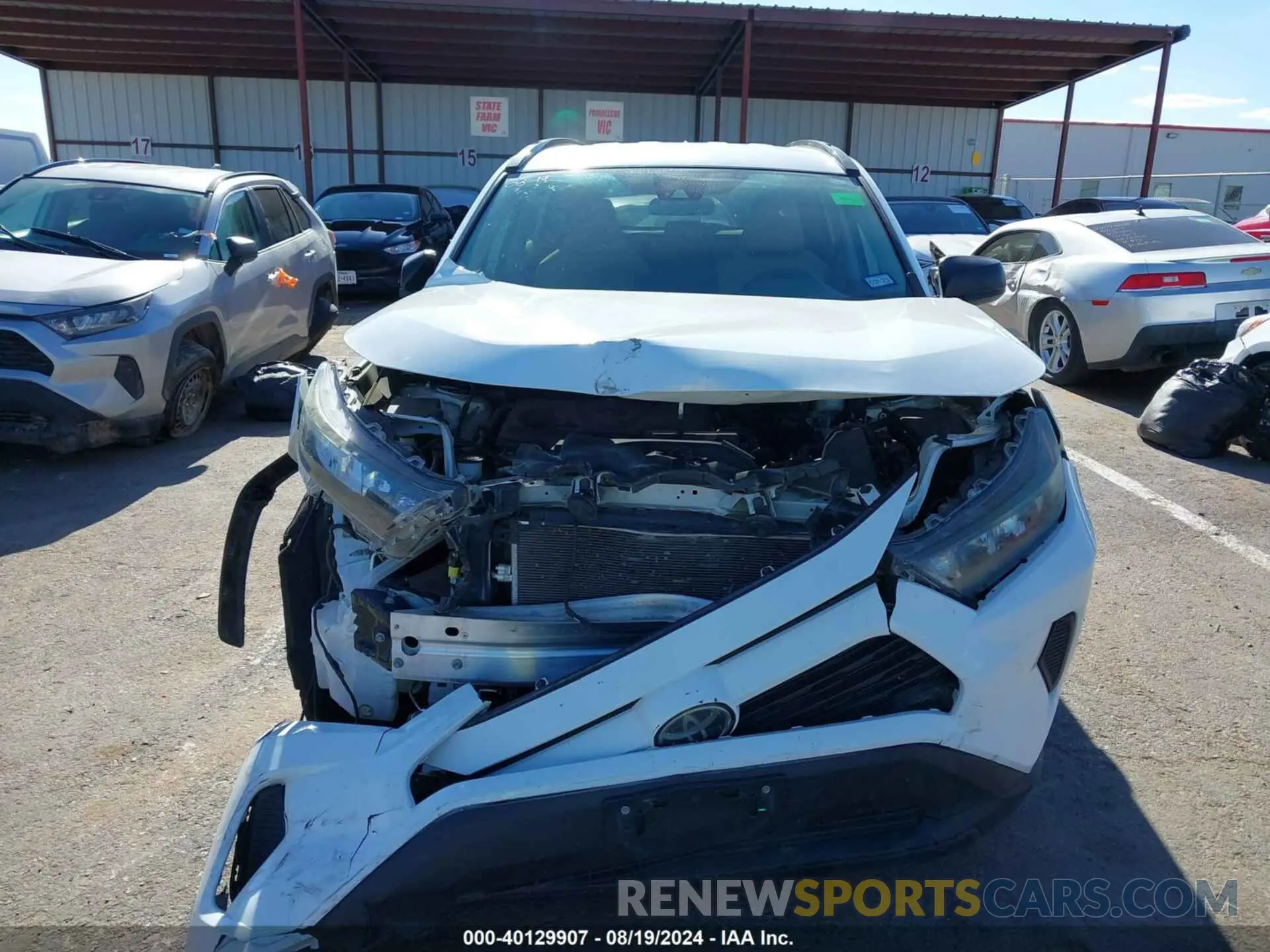 12 Photograph of a damaged car 2T3H1RFV6KW051640 TOYOTA RAV4 2019