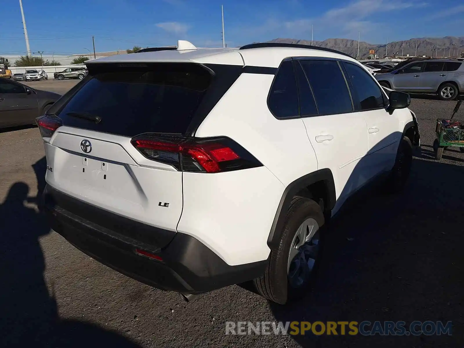 4 Photograph of a damaged car 2T3H1RFV7KC018373 TOYOTA RAV4 2019