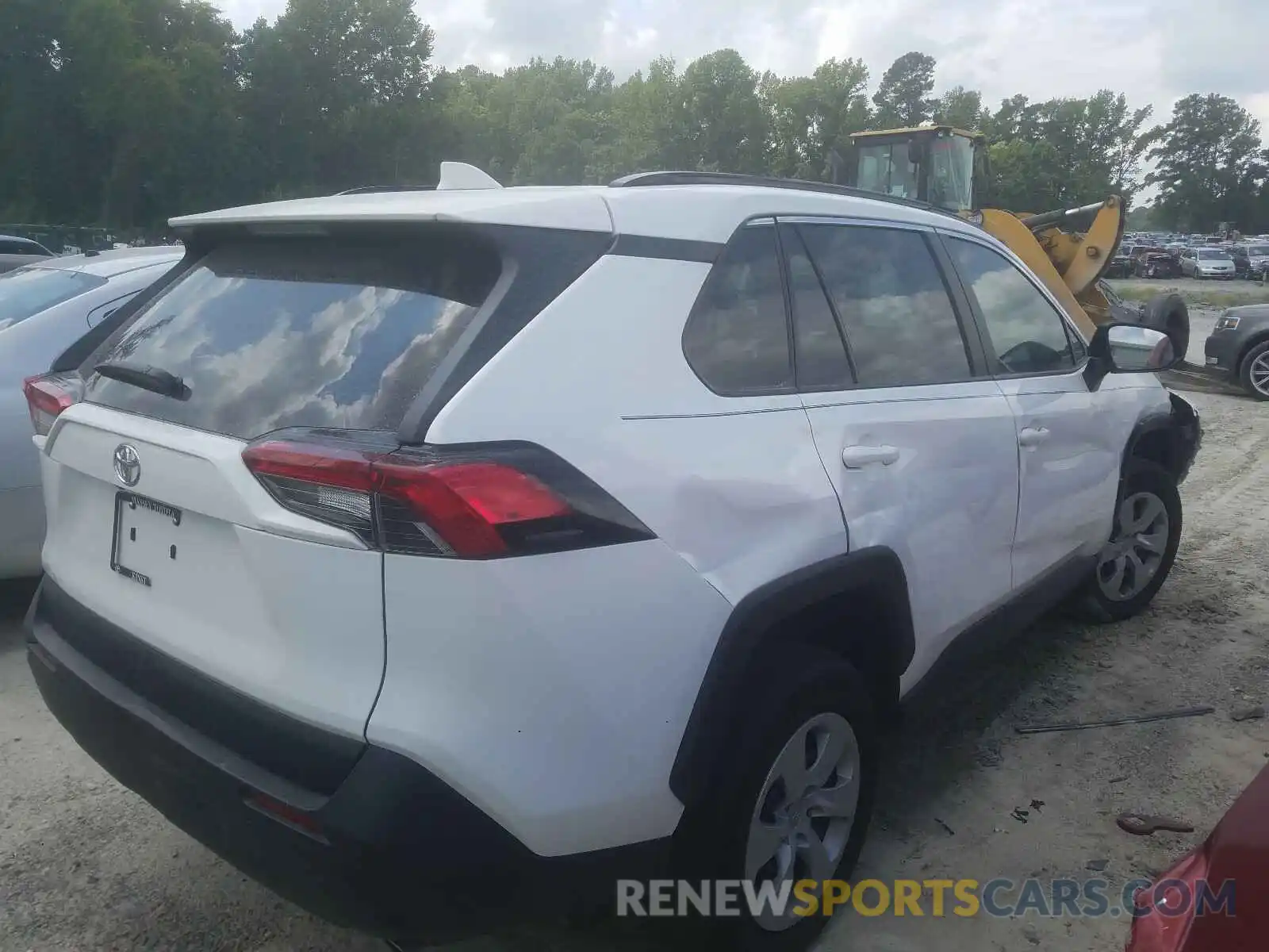 4 Photograph of a damaged car 2T3H1RFV7KC019331 TOYOTA RAV4 2019