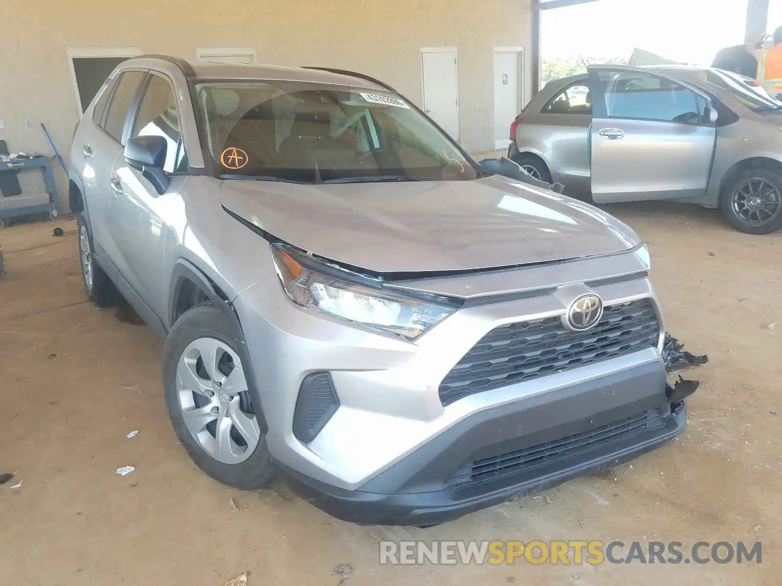 1 Photograph of a damaged car 2T3H1RFV7KC023959 TOYOTA RAV4 2019